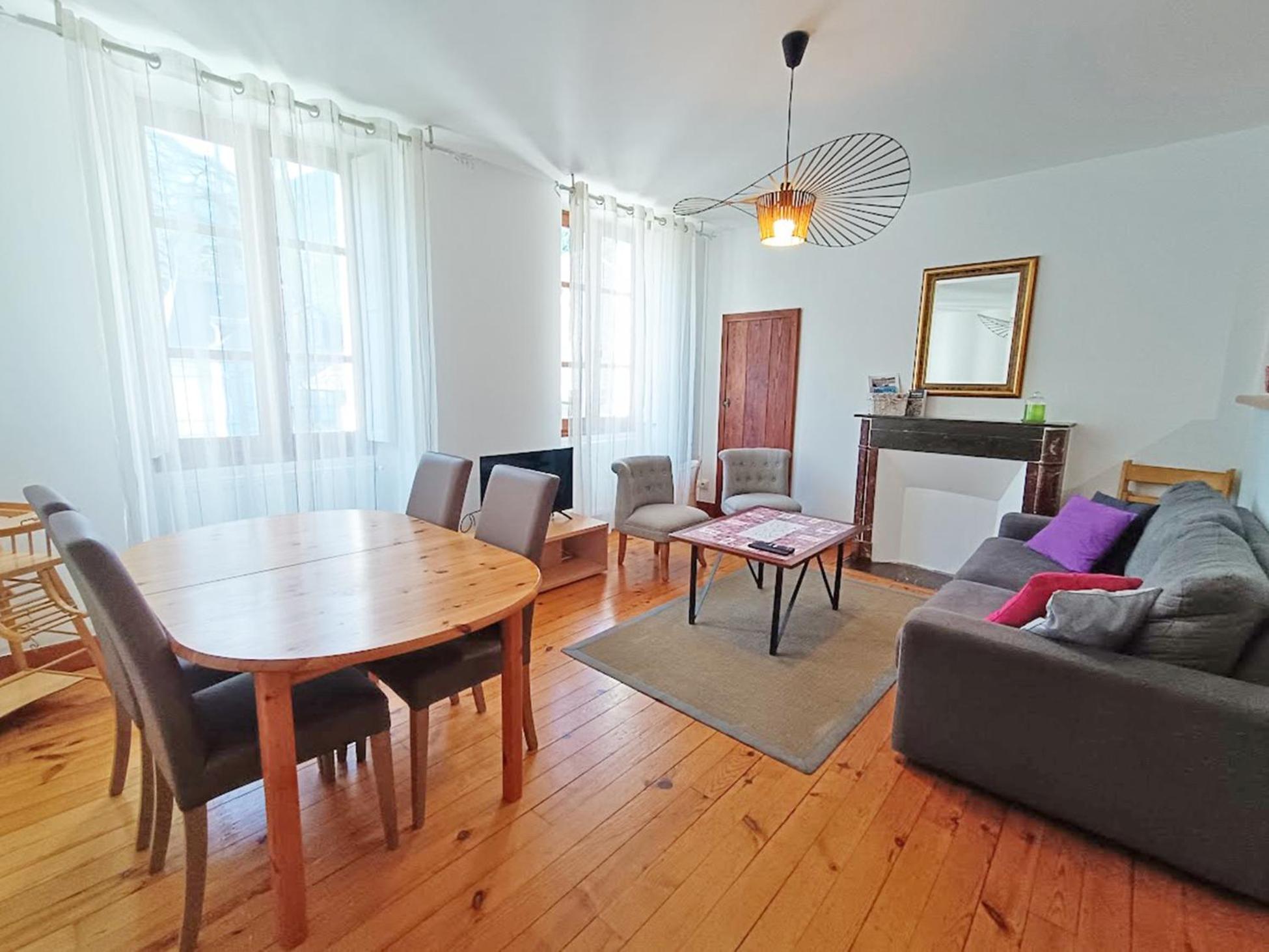 Le Petit Cerf, T3, Wifi, Cave Apartment Bagneres-de-Luchon Ngoại thất bức ảnh
