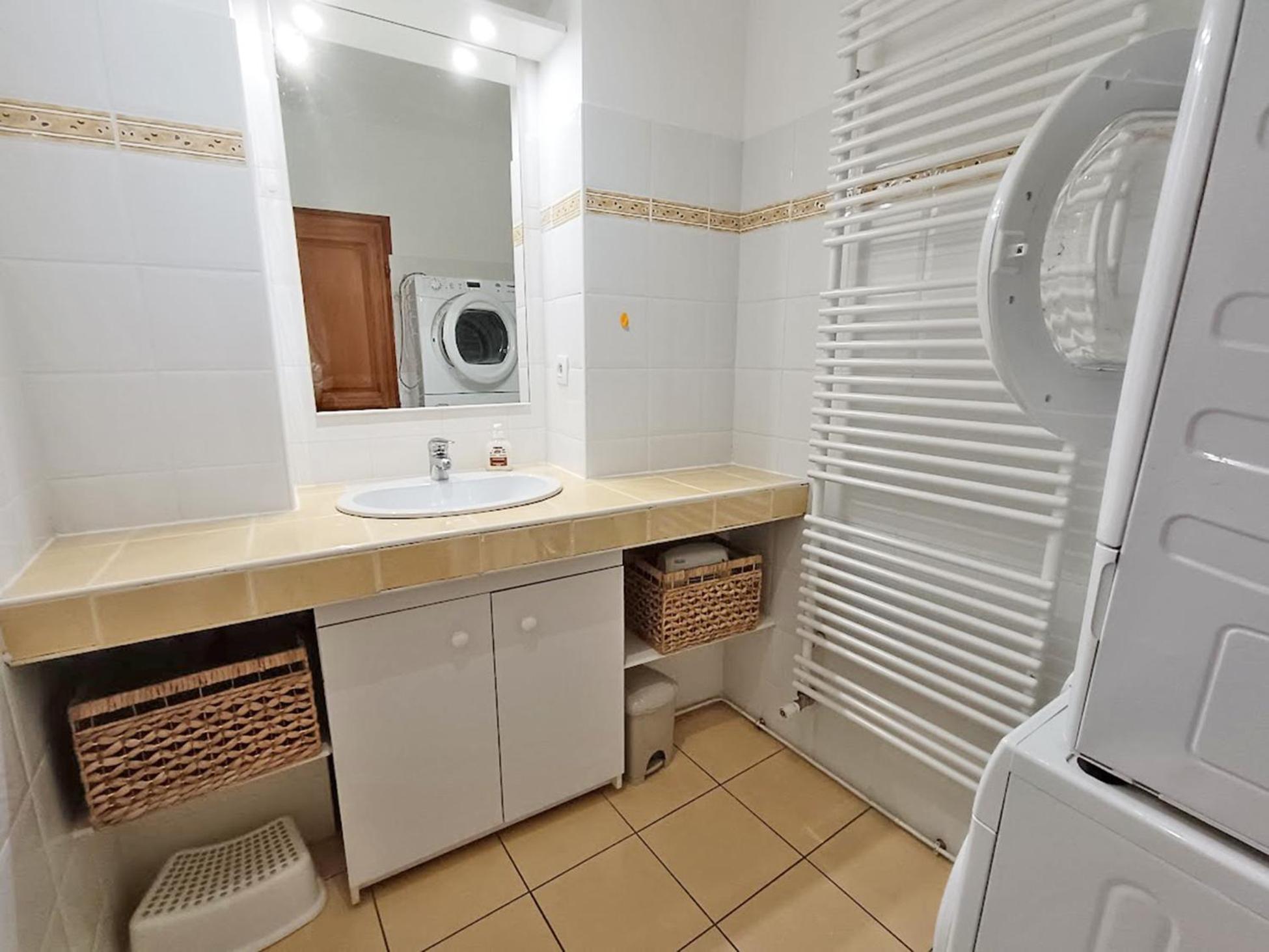 Le Petit Cerf, T3, Wifi, Cave Apartment Bagneres-de-Luchon Ngoại thất bức ảnh